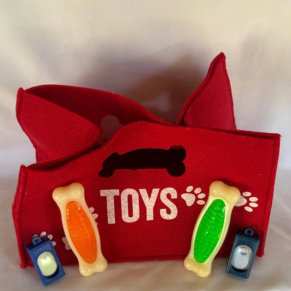 CUTE’ DOG FELT RED STORAGE TOTE WITH COLORFUL CHEW BONE TOYS & TRAINING CLICKS - Picture 3 of 12